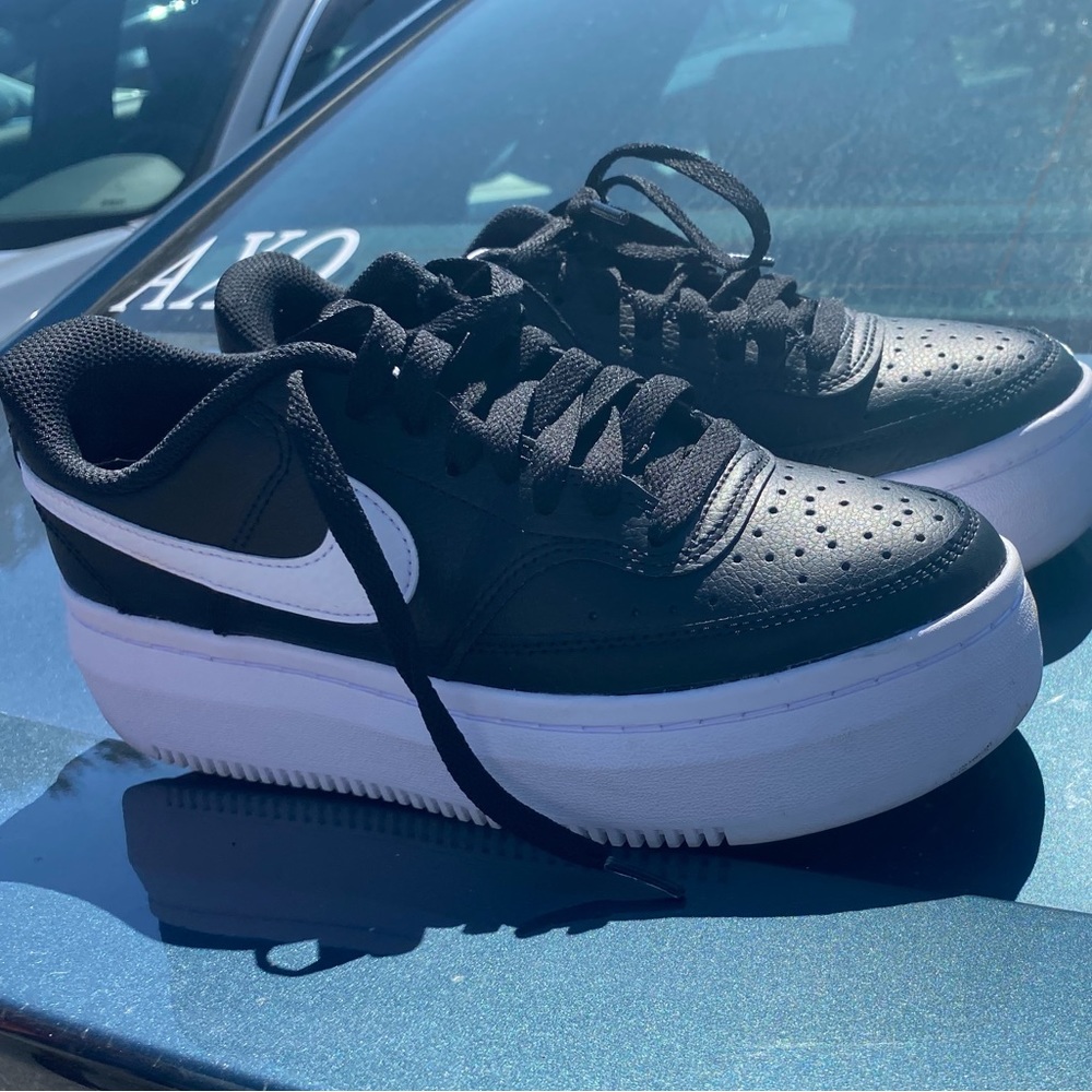 Black and White Nike Womens Quartz